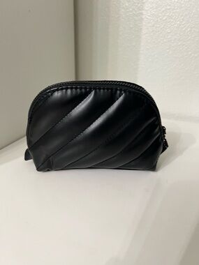 YSL Beauty Black New Quilted Cosmetic Pouch